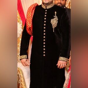 Like brand new  groom full Sheerwani with shoes Size 11; worn for 3 hours only.